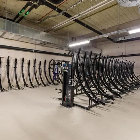 Zwirn Stylish With Parking Apartment *