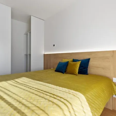 Zwirn Stylish With Parking Apartment *