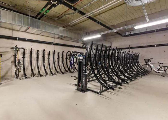 Zwirn Stylish With Parking Apartamento *