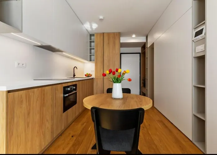 Zwirn Stylish With Parking براتسيلافا