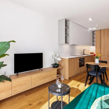 Zwirn Stylish With Parking Μπρατισλάβα