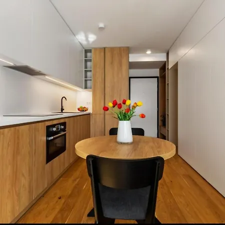 Zwirn Stylish With Parking Μπρατισλάβα